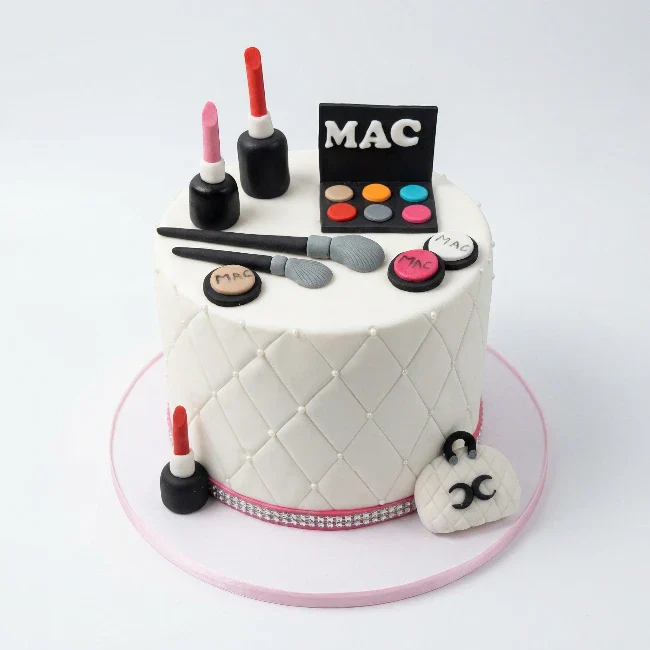 Make-up Kit Cake